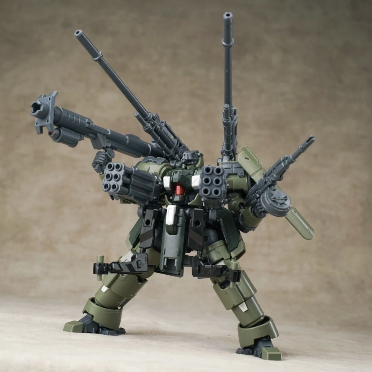 Heavy Equipment Manufacturers - Sheik Mainland ZAROV C1 1/144 Buildable